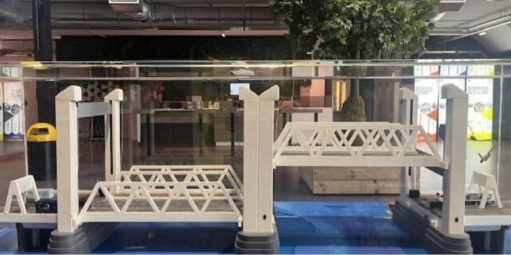 Drieluik brugproject - Een brug als testcase: hoe veilig zijn slimme infrastructuren?