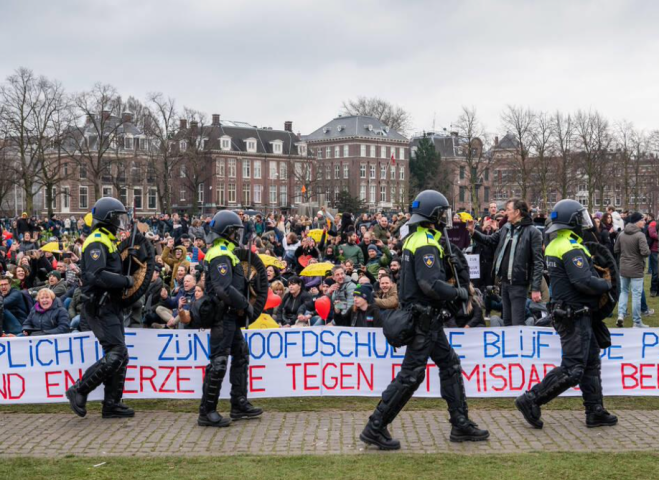 Trendbeeld Eenheid Amsterdam: Politiewerk in onrustige tijden